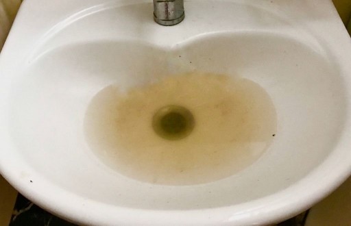 Water Stuck In Washbasin